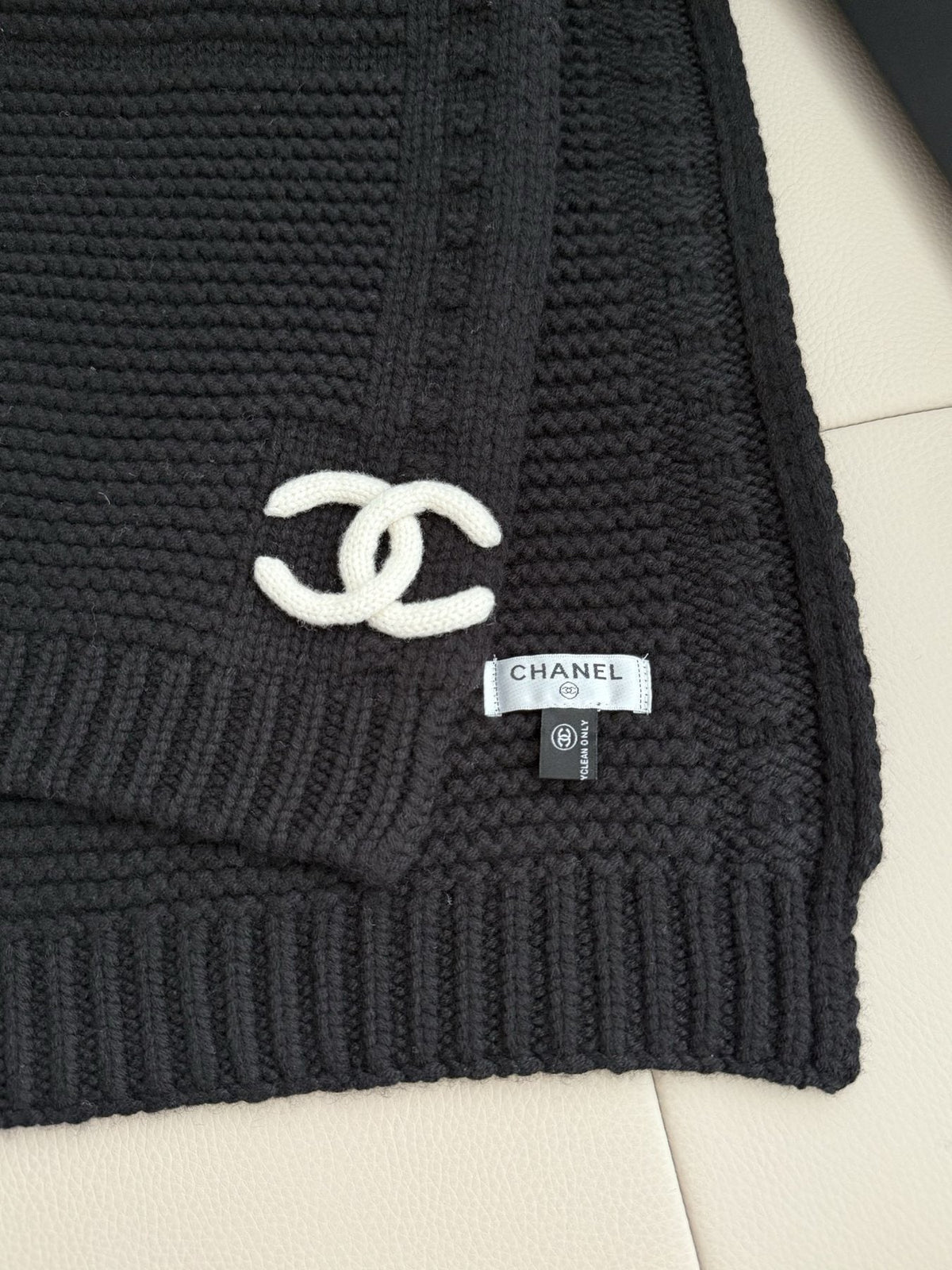 Chanel Black Ribbed Knit Scarf